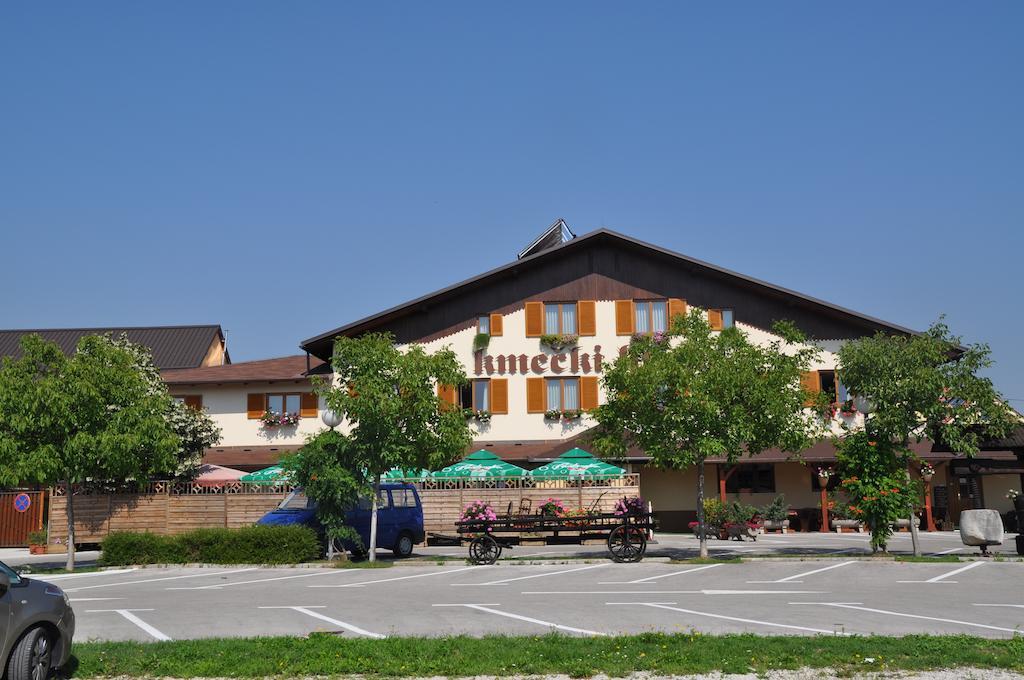 Kmecki Hram Lublana